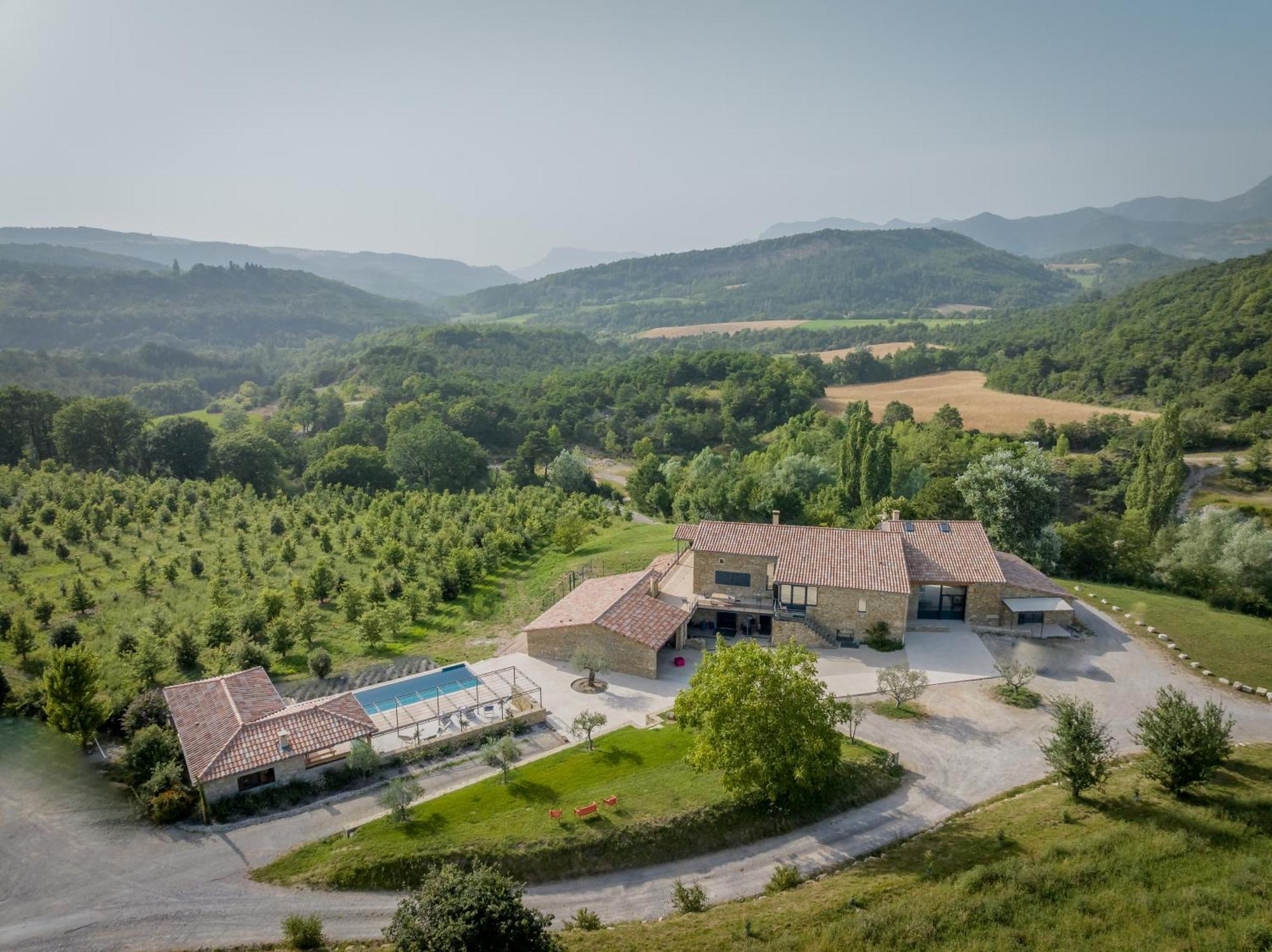 مبيت وإفطار Crupies Domaine De Chabanne المظهر الخارجي الصورة